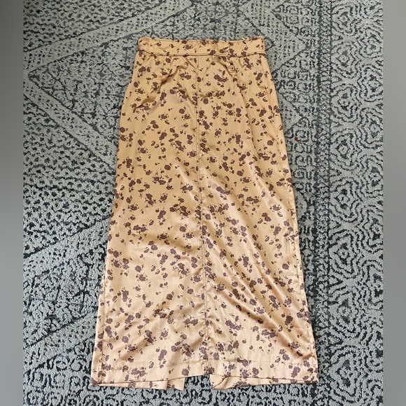 Zara Dresses & Skirts - Zara skirt